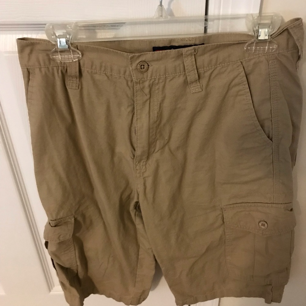 South Pole Tan Color Khaki Cargo Shorts All the Pockets Size 18